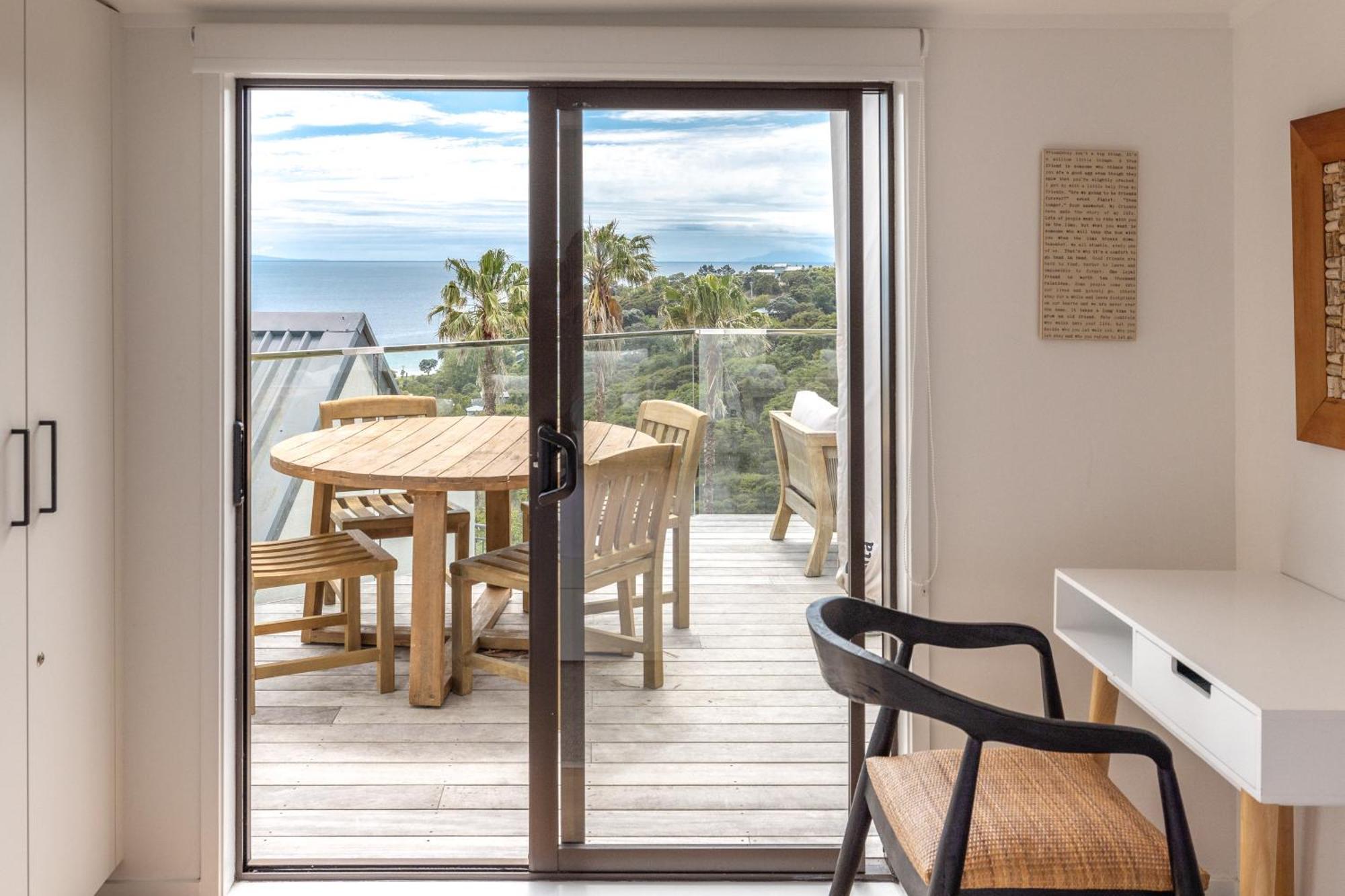 Palm Beach Seaviews With A Touch Of Luxury Awaits Exterior photo