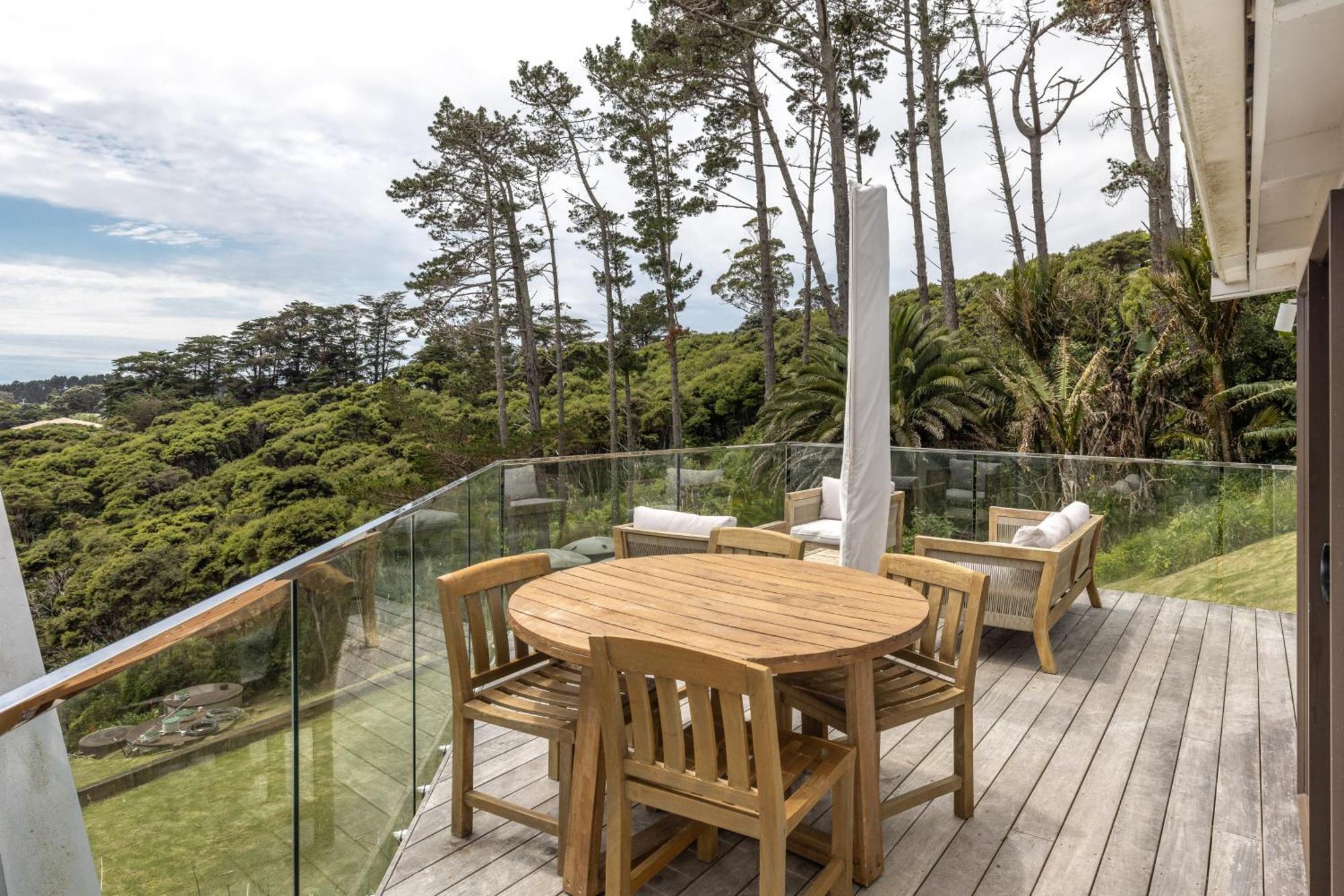 Palm Beach Seaviews With A Touch Of Luxury Awaits Exterior photo